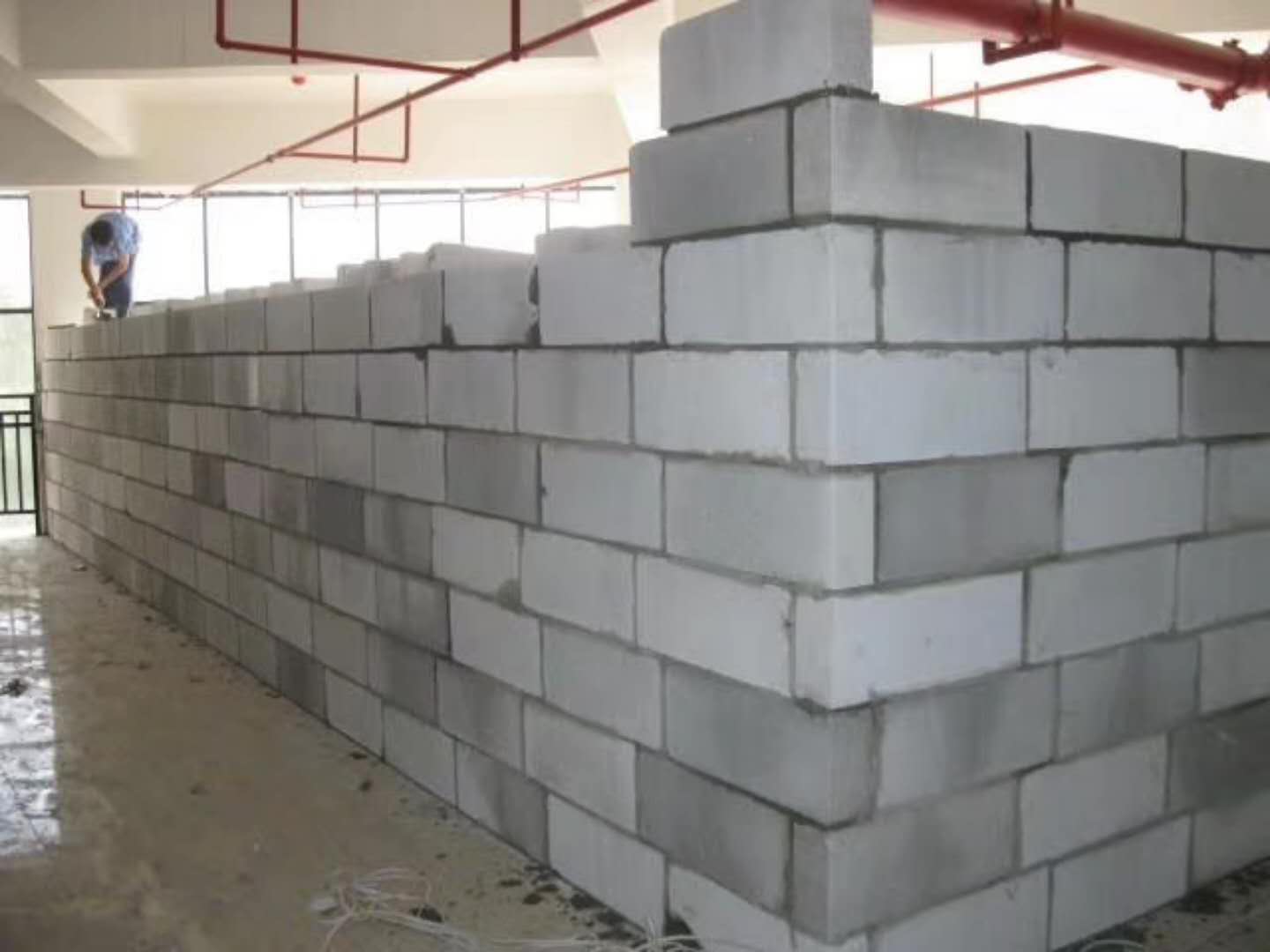江川蒸压加气混凝土砌块承重墙静力和抗震性能的研究